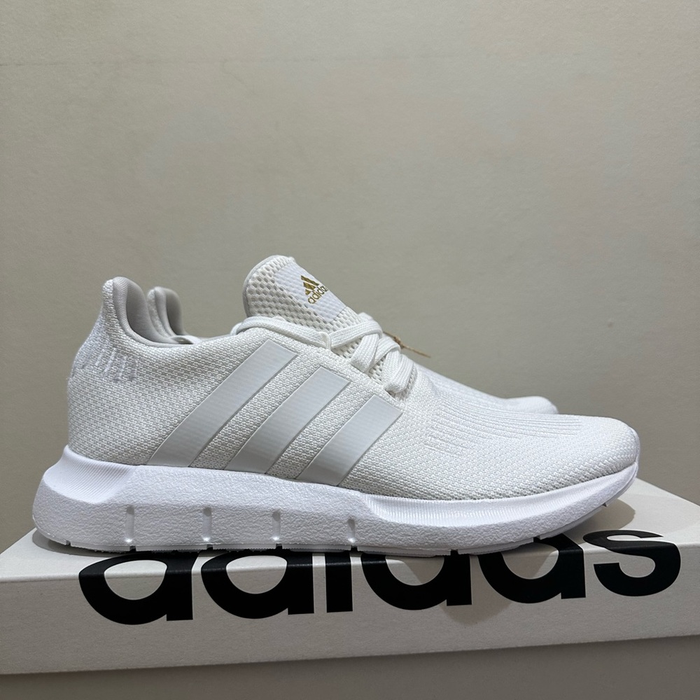 NIB adidas Swift Run 1.0 White Womens Shoes White
